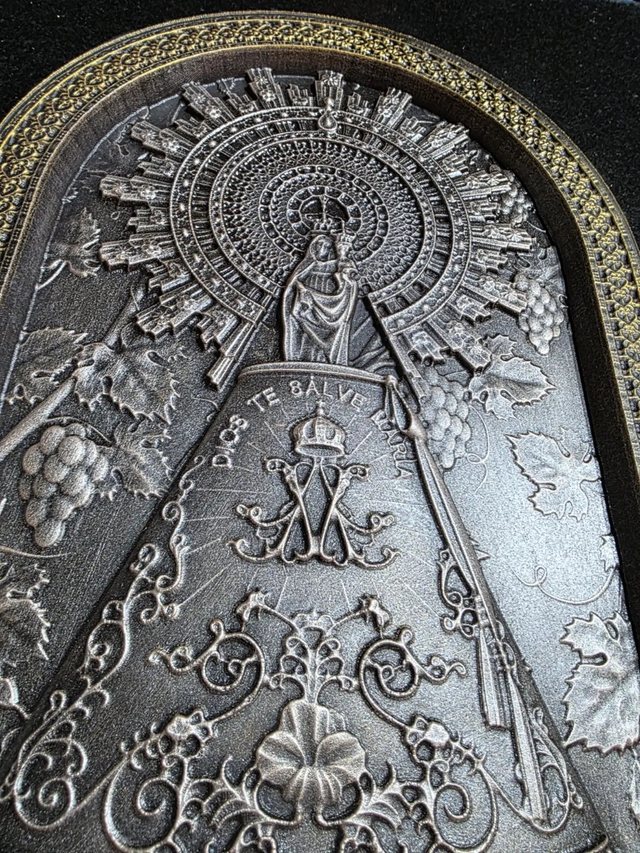 Relieve decorativo terminado de la Virgen del Pilar